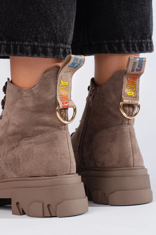 zamšādas sieviešu zābaki uz biezas zoles