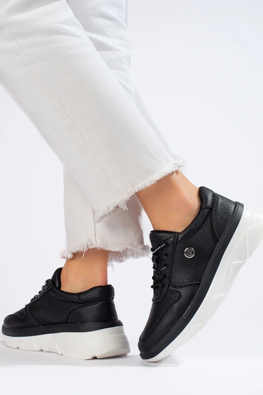 melnas krāsas  sieviešu apavi  Vinceza