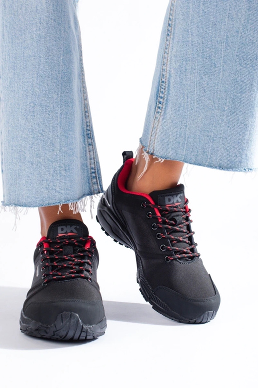 Trekinga apavi DK melns sarkans Trekinga apavi DK melns sarkans