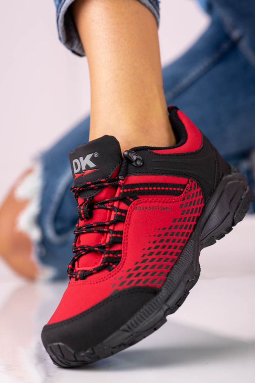 Sarkani trekking zābaki uz bieziem... Sarkani trekking zābaki uz bieziem...