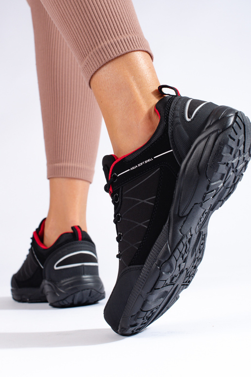 Melni un sarkani ūdensnecaurlaidīgi... Melni un sarkani ūdensnecaurlaidīgi...