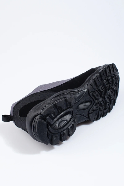 Pelēkas krāsas Vīriešu trekinga apavi...