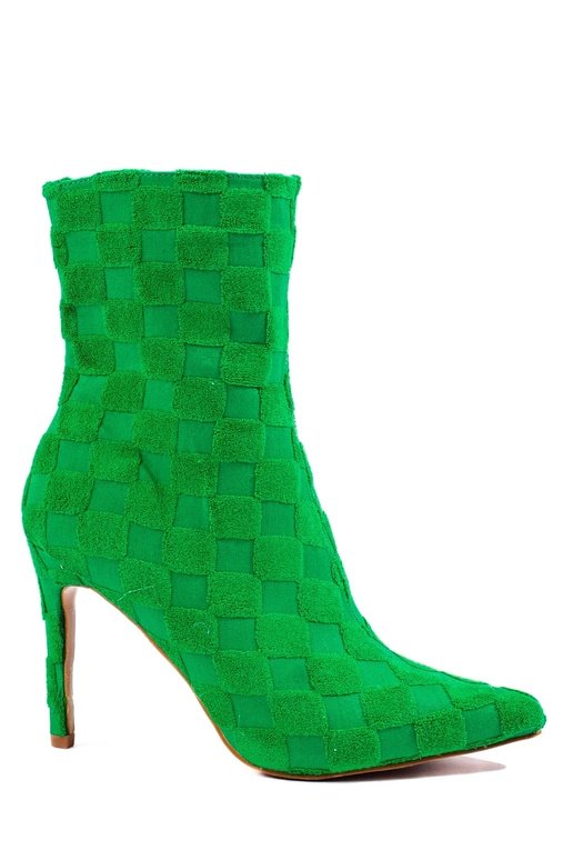 Augsts aprīkots sieviešu zābaki uz... Augsts aprīkots sieviešu zābaki uz...