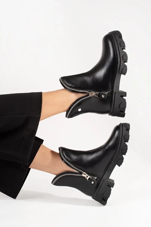 Sieviešu botki uz biezas platformas