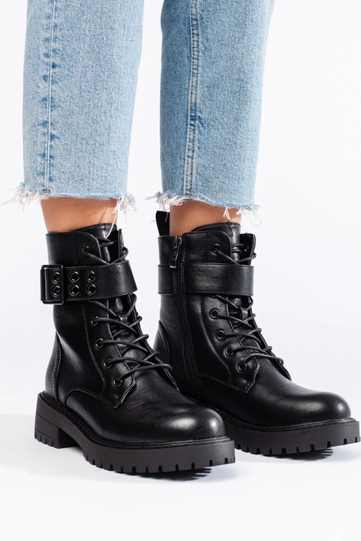 Sieviešu zābaki mežģīņots no eko ādas Sieviešu zābaki mežģīņots no eko ādas