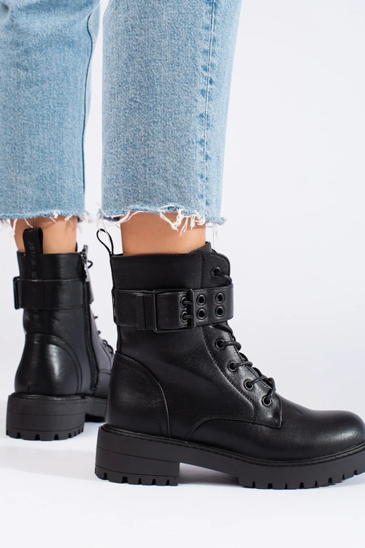 Sieviešu zābaki mežģīņots no eko ādas Sieviešu zābaki mežģīņots no eko ādas