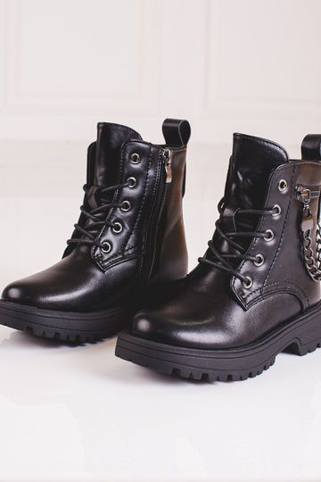 melnas krāsas zābaki... 2