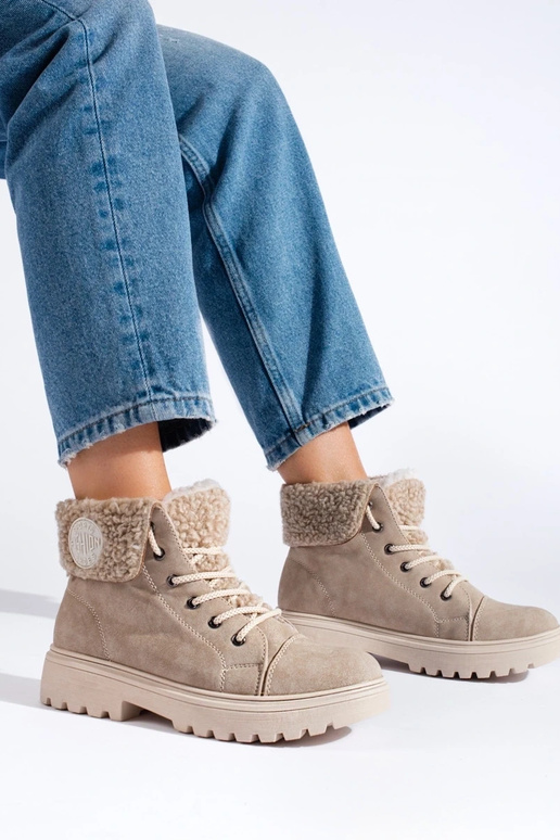 Sieviešu zābaki ar avādiem smilšu krāsā Sieviešu zābaki ar avādiem smilšu krāsā