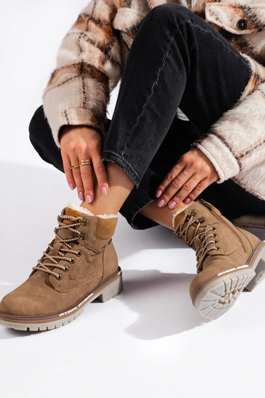 brūnas krāsas sieviešu apavi