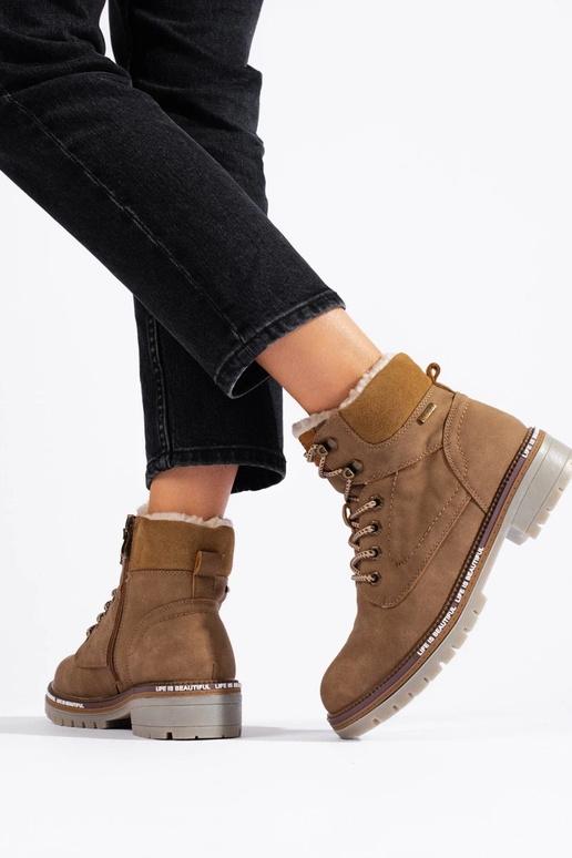 brūnas krāsas sieviešu apavi