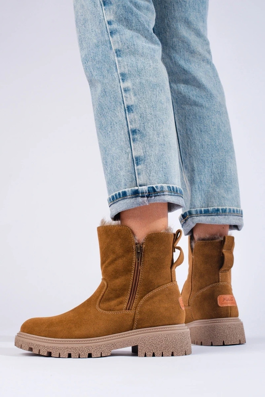 Sieviešu puszābaki izolēts brūnas...