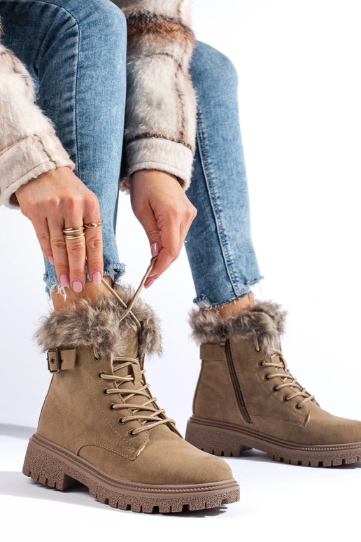 Sieviešu zābaki ar kažokādu...