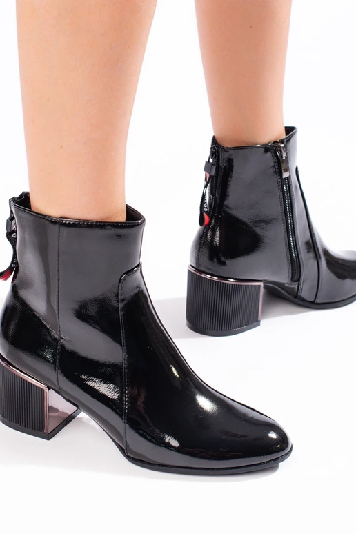 Laque sieviešu zābaki Melnas krāsas