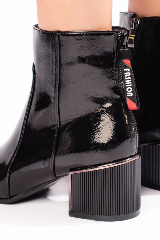 Laque sieviešu zābaki Melnas krāsas