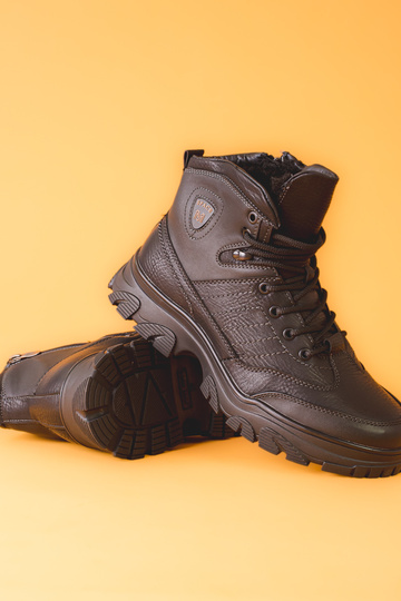 Melni ziemas zābaki vīriešiem 2