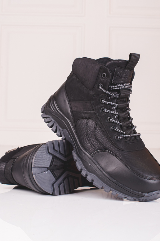 Vīriešu apavi ar kažokādu melnā krāsā