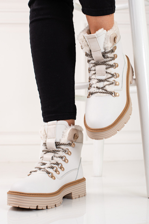 Balti sieviešu apavi Balti sieviešu apavi