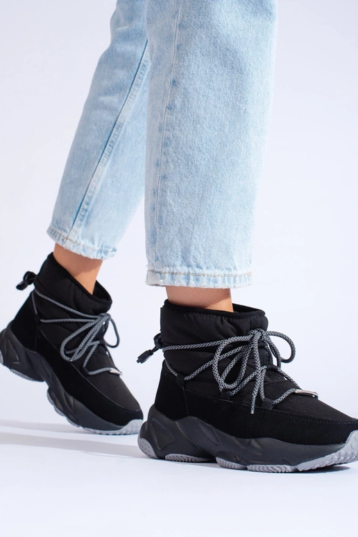 melnas krāsas Sieviešu sniega zābaki... melnas krāsas Sieviešu sniega zābaki...