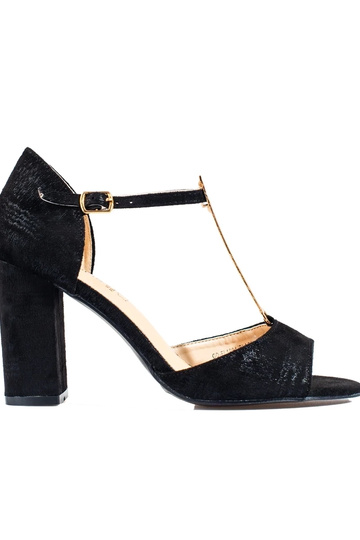 melnas krāsas   kurpes...