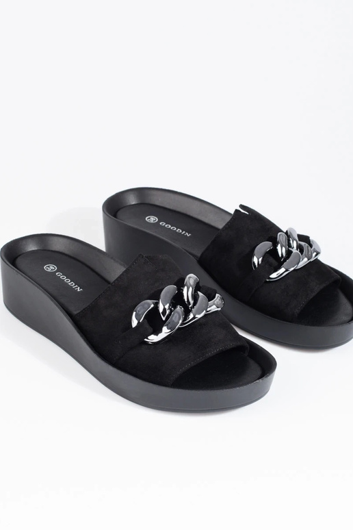 melnas krāsas čības   ar platformu... melnas krāsas čības   ar platformu...