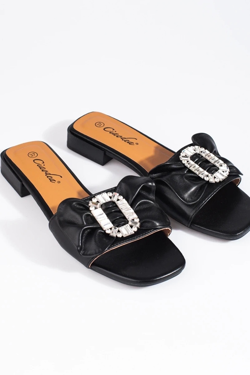 melnas krāsas čības    Shelovet