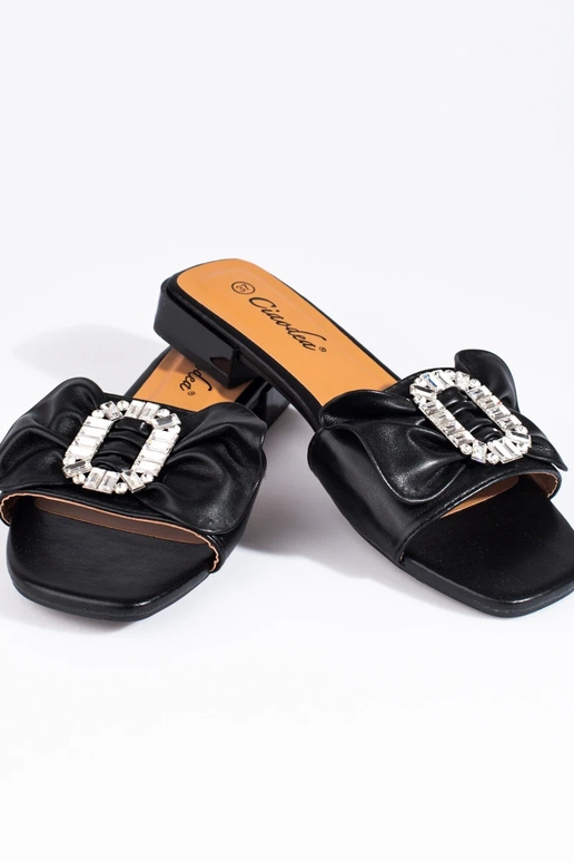 melnas krāsas čības    Shelovet