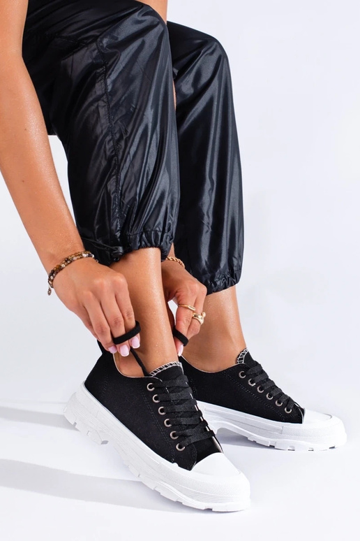 Klasiska modeļa kurpes ar platformu... Klasiska modeļa kurpes ar platformu...