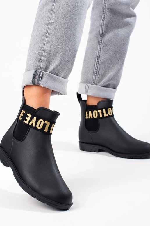 melnas krāsas  īsi gumijas zābaki... melnas krāsas  īsi gumijas zābaki...