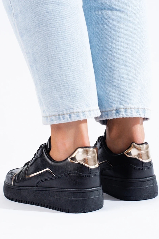 melnas krāsas Apavi kedu modelī ar... melnas krāsas Apavi kedu modelī ar...