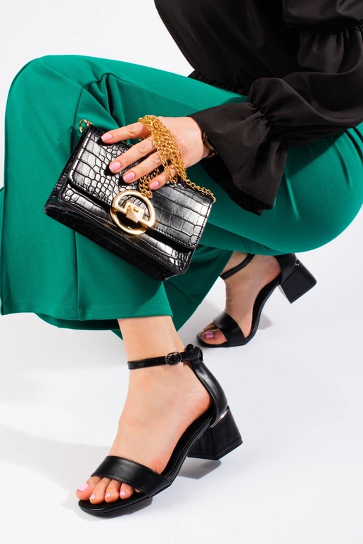 melnas krāsas  kurpes  Vinceza