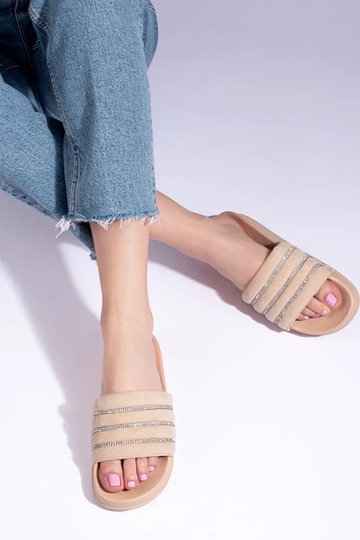 smilšu krāsas čības... 2