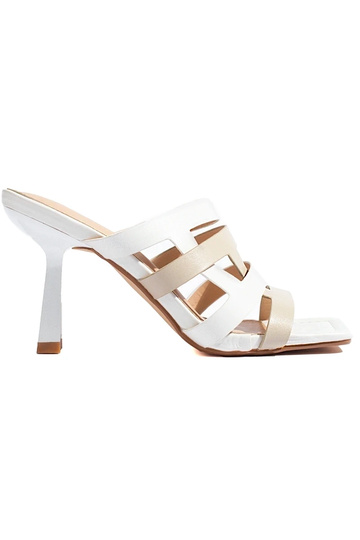 baltas krāsas  čības...