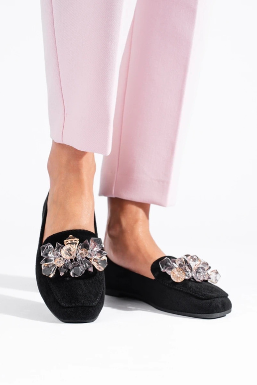 melnas krāsas  kurpes dekorēts ar... melnas krāsas  kurpes dekorēts ar...