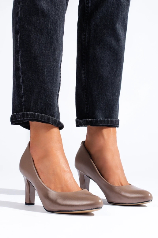 Klasiska modeļa smilšu krāsas...