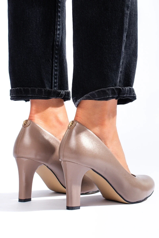 Klasiska modeļa smilšu krāsas...