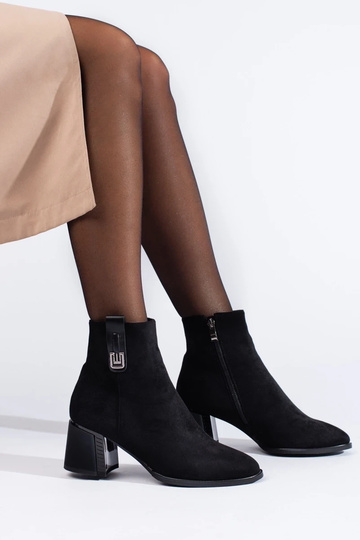 melnas krāsas klasika... 2