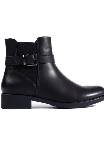 Sieviešu melnās ādas zābaki...