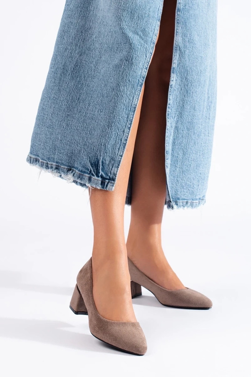 smilšu krāsas zema papēža suede...