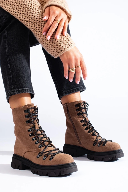 zamšādas sasiets zābaki brūnas krāsas... zamšādas sasiets zābaki brūnas krāsas...