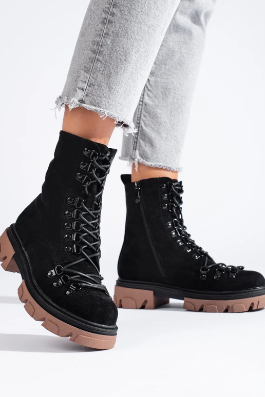 zamšādas sasiets zābaki Melnas krāsas... zamšādas sasiets zābaki Melnas krāsas...