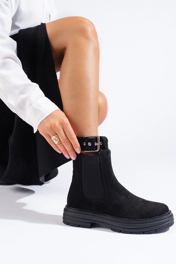 melnas krāsas zamšādas... 2