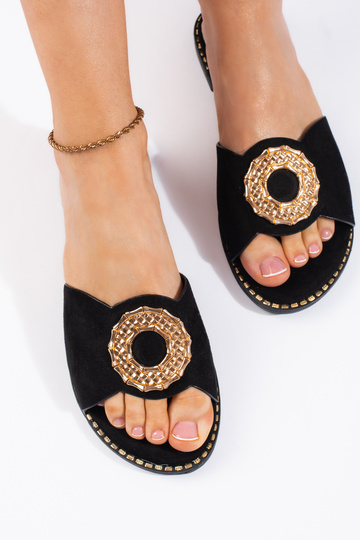 melnas krāsas  čības 2