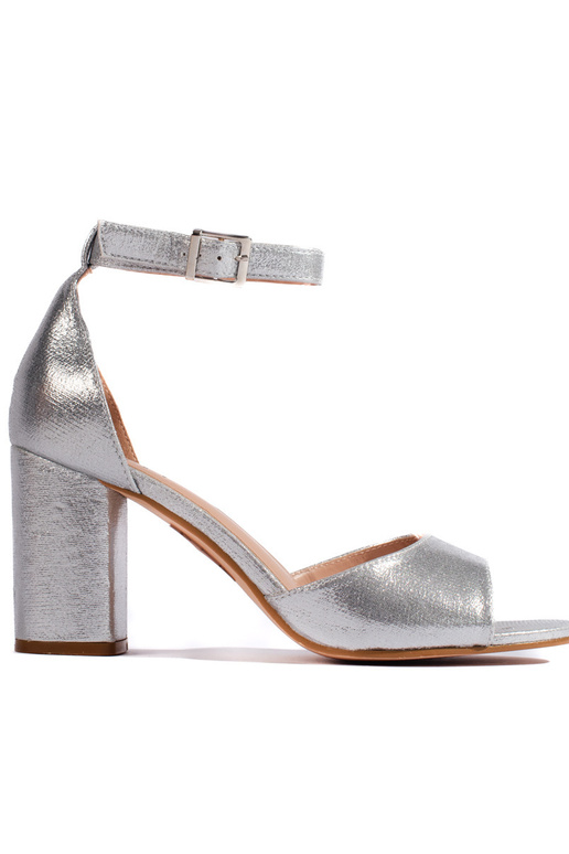 kurpes uz papēža kurpes uz papēža