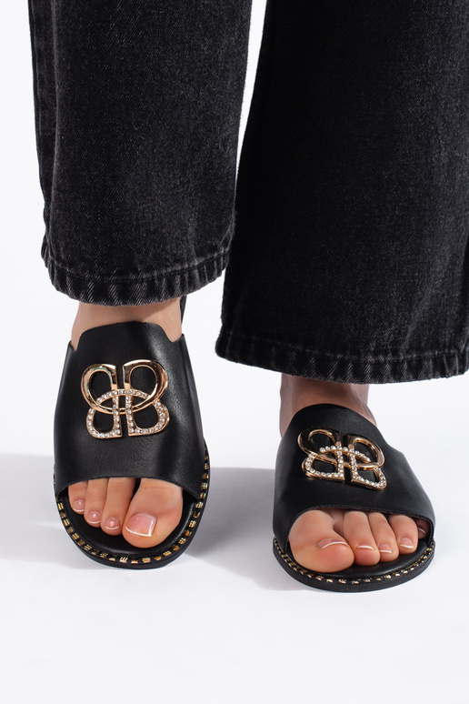 Melnas krāsas čības Melnas krāsas čības