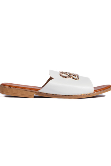 balta krāsa čības