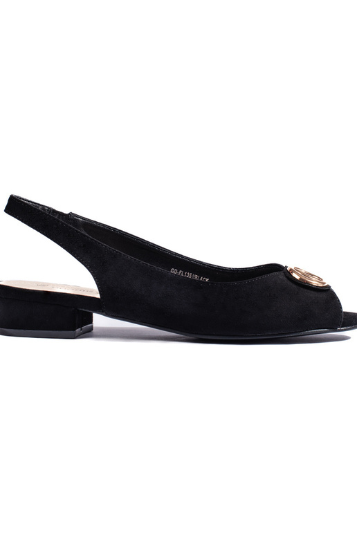 melnas krāsas  kurpes