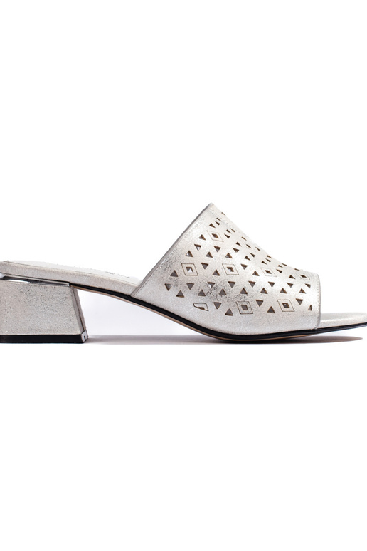 Ar perforāciju elementi sudraba...