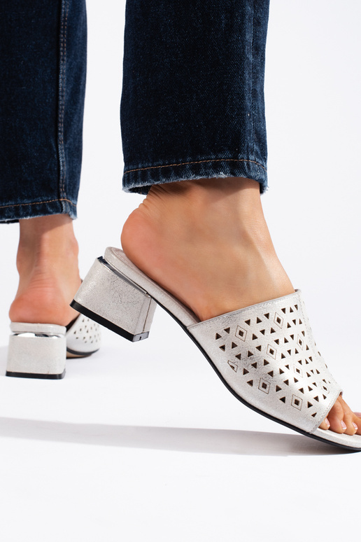 Ar perforāciju elementi sudraba...