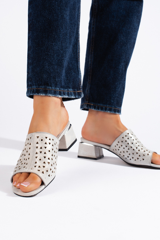 Ar perforāciju elementi sudraba...