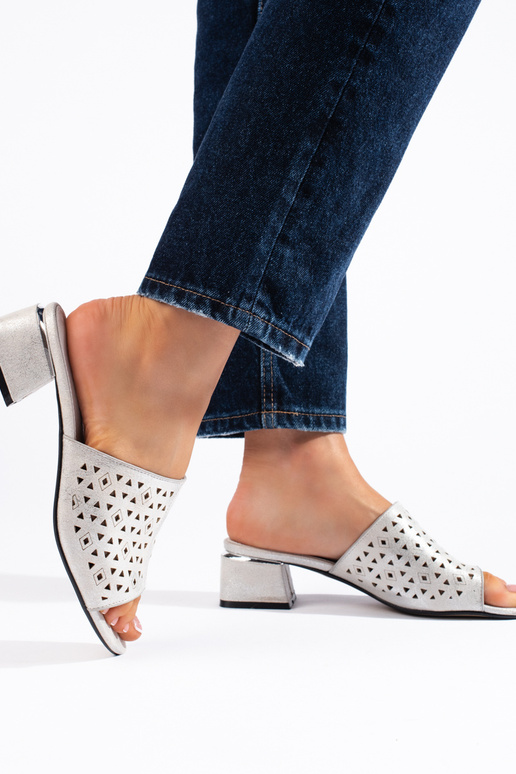 Ar perforāciju elementi sudraba...